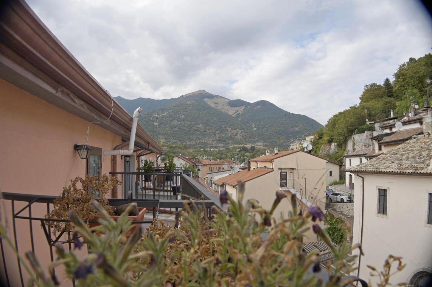 Casa Vacanze Donna Lucia Castel Di Sangro Exterior photo